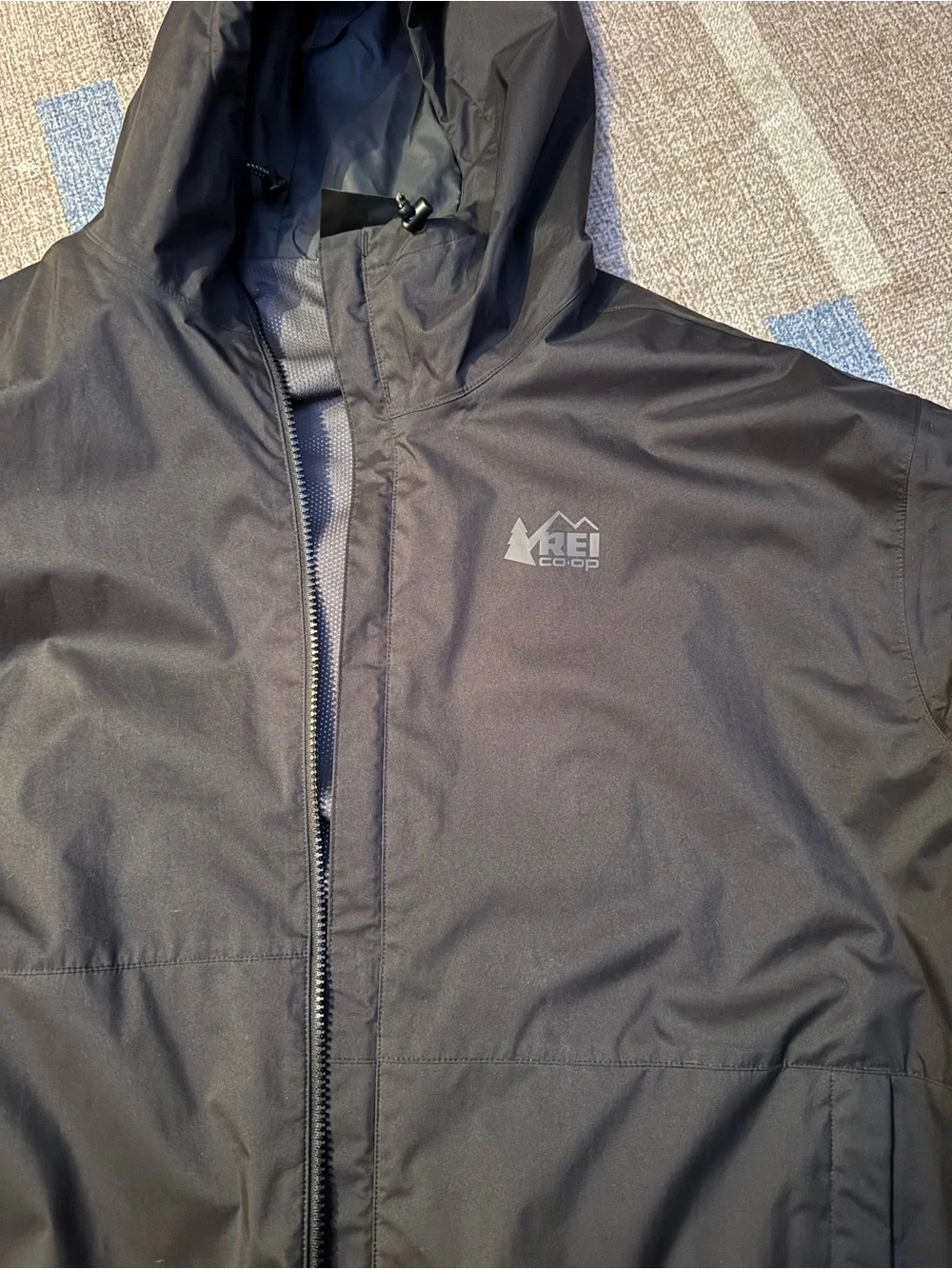 Men's Black REI Hooded Rain Jacket